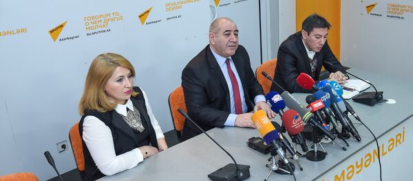 Пресс-конференция директора Центра Республиканской сейсмологической службы Гурбана Етирмишли на тему Сейсмологическая ситуация в Азербайджане Пресс-конференция директора Центра Республиканской сейсмологической службы Гурбана Етирмишли на тему Сейсмологическая ситуация в Азербайджане - Sputnik Азербайджан