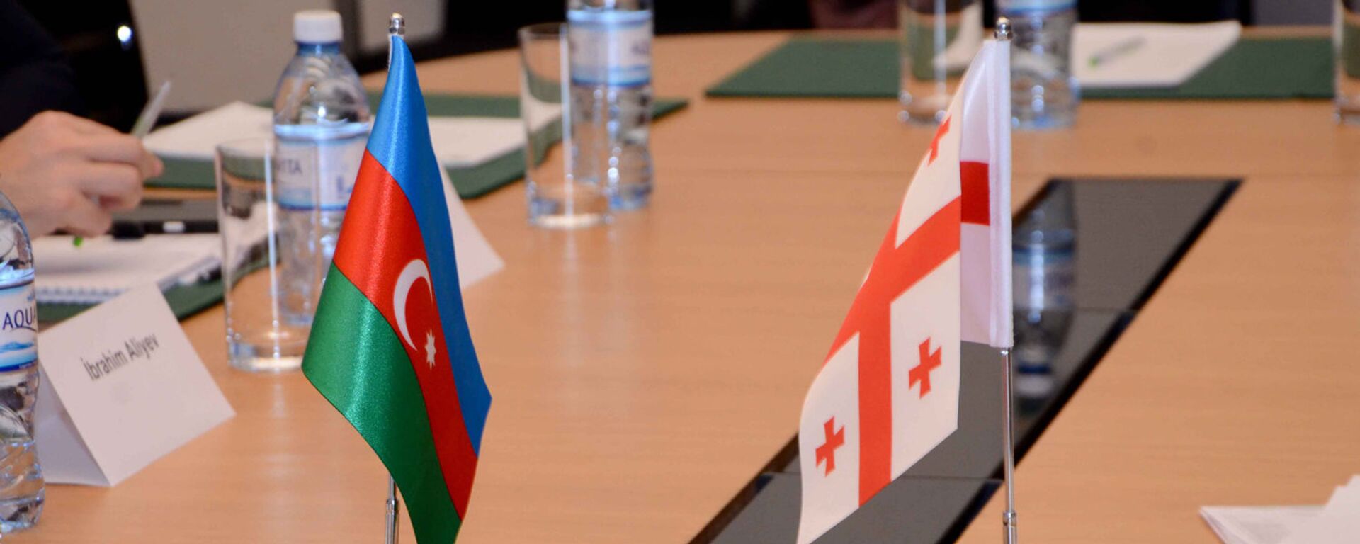Заседание совместной азербайджано-грузинской комиссии по вопросам международных автомобильных связей, Баку, 9 февраля 2017 года - Sputnik Азербайджан, 1920, 05.05.2021