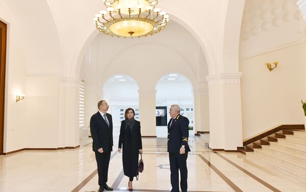 Ильхам Алиев и Мехрибан Алиева в административном здании ЗАО Азербайджанские железные дороги - Sputnik Азербайджан