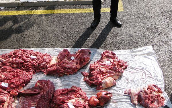 170 килограммов отделенного от костей мяса неизвестного происхождения - Sputnik Азербайджан