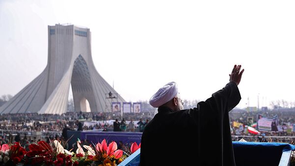 Выступление президента Ирана Хасана Рухани в ходе праздничных мероприятий в честь Исламской революции 1979 года, Тегеран, 10 февраля 2017 года - Sputnik Азербайджан
