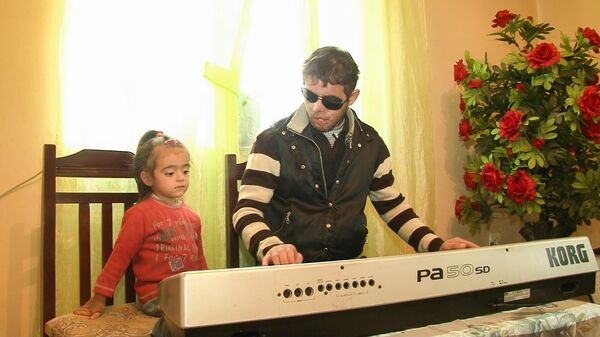 Baş vermiş faciə Abdullanını musiqiyə olan həvəsini azalda bilməyib Baş vermiş faciə Abdullanını musiqiyə olan həvəsini azalda bilməyib - Sputnik Azərbaycan