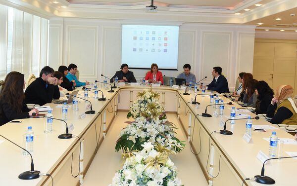 Тренинг для представителей азербайджанских СМИ по дате-журналистике - Sputnik Азербайджан