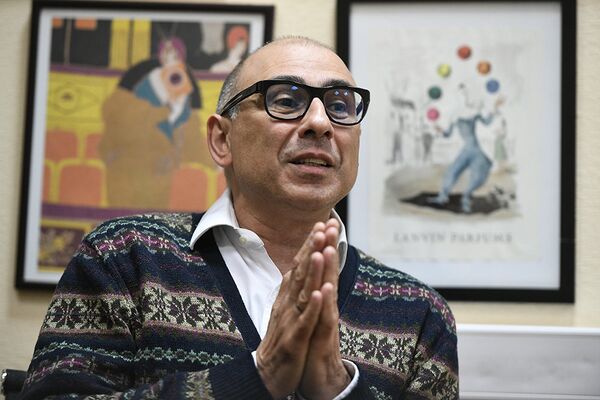 Эльшан Мамедов родился и вырос в Баку, в семье музыкантов Эльшан Мамедов родился и вырос в Баку, в семье музыкантов - Sputnik Азербайджан