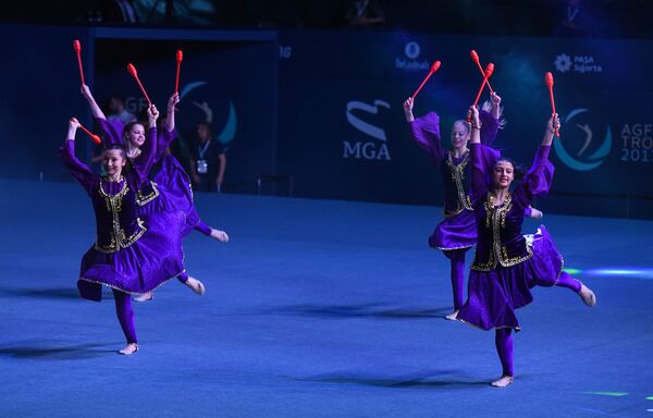 Кубок мира по прыжкам на батуте и тамблингу в Национальной гимнастической арене - Sputnik Азербайджан