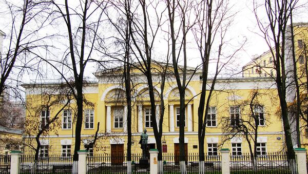Главное здание Литературного института имени Горького - Sputnik Азербайджан