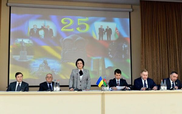 В БСУ прошло мероприятие, посвященное 25-летию дипломатических отношений между Азербайджаном и Украиной - Sputnik Азербайджан