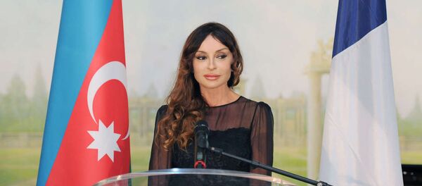 Первая леди Азербайджана Мехрибан Алиева Первая леди Азербайджана Мехрибан Алиева - Sputnik Азербайджан
