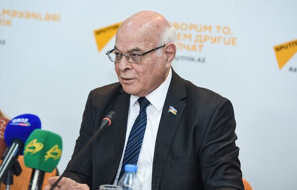 Агаджан Абиев: уровень советского бокса на Играх-80 был даже выше современного Агаджан Абиев: уровень советского бокса на Играх-80 был даже выше современного - Sputnik Азербайджан