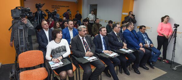 Пресс-конференция в пресс-центре Sputnik Азербайджан, архивное фото - Sputnik Азербайджан