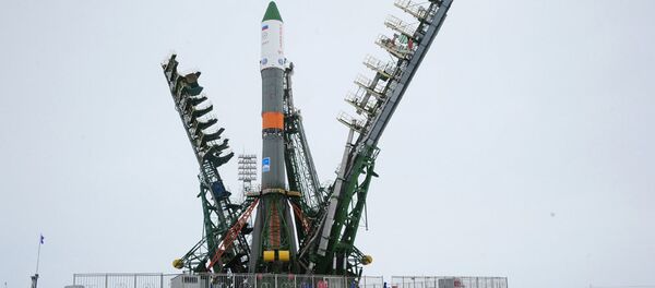 Ракета-носитель среднего класса Союз-У с ТГК Прогресс МС-05 на стартовом сооружении площадки №1 космодрома Байконур, 20 февраля 2017 года - Sputnik Азербайджан
