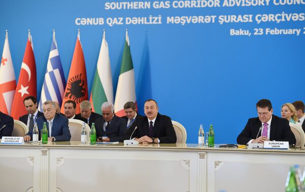В Баку начало работу третье заседание министров в рамках Консультативного совета Южного газового коридора - Sputnik Азербайджан