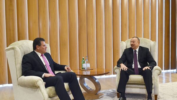 Президент Ильхам Алиев принял вице-президента Еврокомиссии по вопросам Энергетического союза Мароша Шефчовича - Sputnik Азербайджан