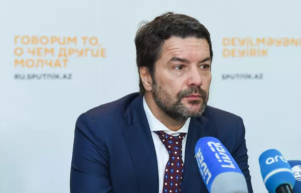 Встреча российских депутатов и экспертов с журналистами на тему Россия и Азербайджан: 25 лет сотрудничества и развития Встреча российских депутатов и экспертов с журналистами на тему Россия и Азербайджан: 25 лет сотрудничества и развития - Sputnik Азербайджан
