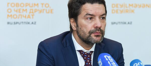 Встреча российских депутатов и экспертов с журналистами на тему Россия и Азербайджан: 25 лет сотрудничества и развития Встреча российских депутатов и экспертов с журналистами на тему Россия и Азербайджан: 25 лет сотрудничества и развития - Sputnik Азербайджан