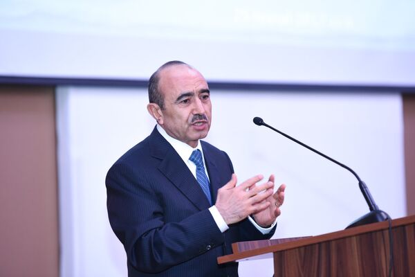 Помощник президента Азербайджана по общественно-политическим вопросам Али Гасанов Помощник президента Азербайджана по общественно-политическим вопросам Али Гасанов - Sputnik Азербайджан