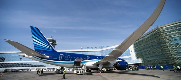 Самолет Boeing 787 Dreamliner компании Азербайджанские авиалинии, фото из архива Самолет Boeing 787 Dreamliner компании Азербайджанские авиалинии, фото из архива - Sputnik Азербайджан