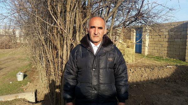 Qəsəbə sakini Əlizadə Şirinov Qəsəbə sakini Əlizadə Şirinov - Sputnik Azərbaycan