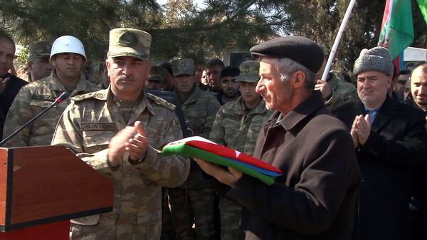 Солдат азербайджанской армии Гадимов Зульфи Рагим оглу сегодня был похоронен в родном Бейлаганском районе Солдат азербайджанской армии Гадимов Зульфи Рагим оглу сегодня был похоронен в родном Бейлаганском районе - Sputnik Азербайджан