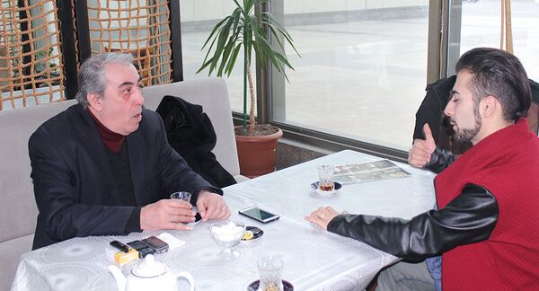 Musiqi Teatrın aktyoru, respublikanın əməkdar artisti, prezident mükafatçısı Novruz Qartal Musiqi Teatrın aktyoru, respublikanın əməkdar artisti, prezident mükafatçısı Novruz Qartal - Sputnik Azərbaycan