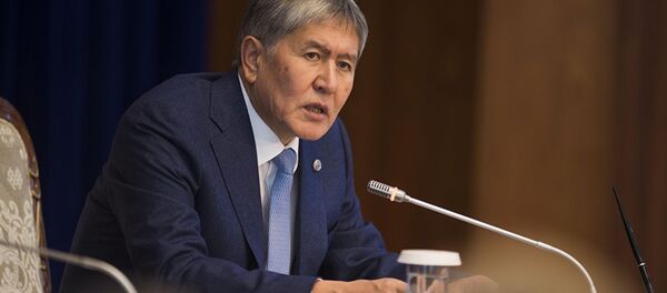 Президент Кыргызстана Алмазбек Атамбаев Президент Кыргызстана Алмазбек Атамбаев - Sputnik Азербайджан