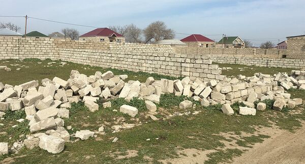 В ходе мониторинга было выявлено начатое самовольное строительство на 25 гектарах земель сельскохозяйственного назначения В ходе мониторинга было выявлено начатое самовольное строительство на 25 гектарах земель сельскохозяйственного назначения - Sputnik Азербайджан