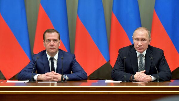 Vladimir Putin və Dmirti Medvedev - Sputnik Azərbaycan