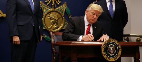 Президент США Дональд Трамп в Пентагоне, фото из архива Президент США Дональд Трамп в Пентагоне, фото из архива - Sputnik Азербайджан