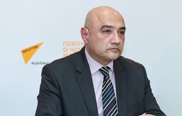 Политолог Тофик Аббасов - Sputnik Азербайджан