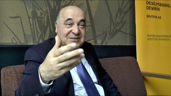 Чингиз Абдуллаев советует быть постоянно влюбленными - Sputnik Азербайджан