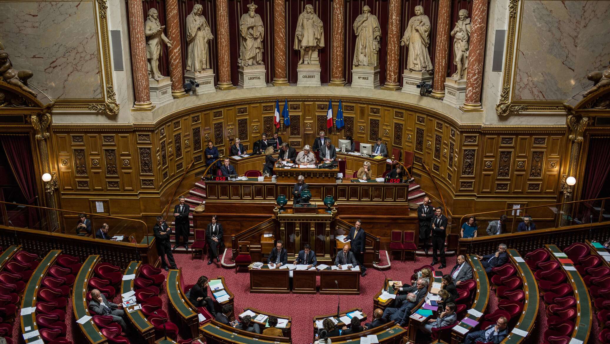 Национальный совет палата. Верхняя палата парламента Франции. Парламент Франции национальное собрание. Нижняя палата парламента Франции. Национальное собрание и Сенат Франции 2022.
