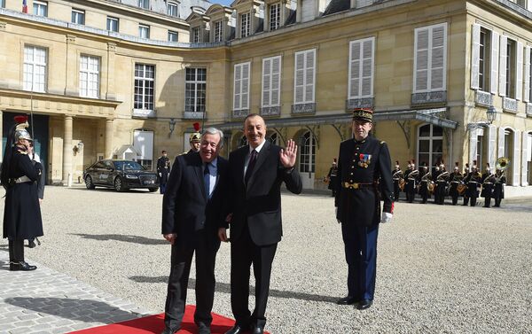 Ильхам Алиев встретился с председателем Сената Франции - Sputnik Азербайджан