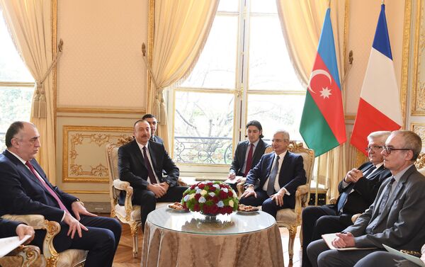 Президент Алиев встретился с главой Нацассамблеи Франции - Sputnik Азербайджан