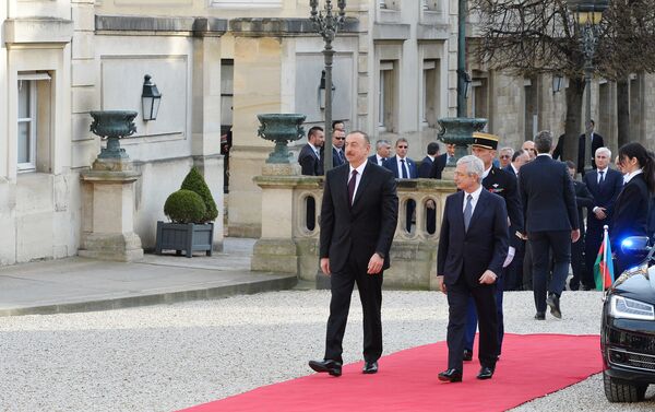 Президент Алиев встретился с главой Нацассамблеи Франции - Sputnik Азербайджан