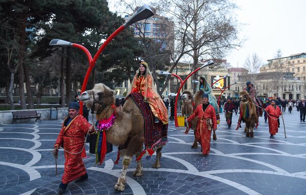 Праздничный концерт в преддверии Новруз Байрамы около Гоша Гала гапысы - Sputnik Азербайджан