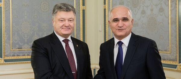 Президент Украины Петр Порошенко и министр экономики Азербайджана Шахин Мустафаев - Sputnik Азербайджан