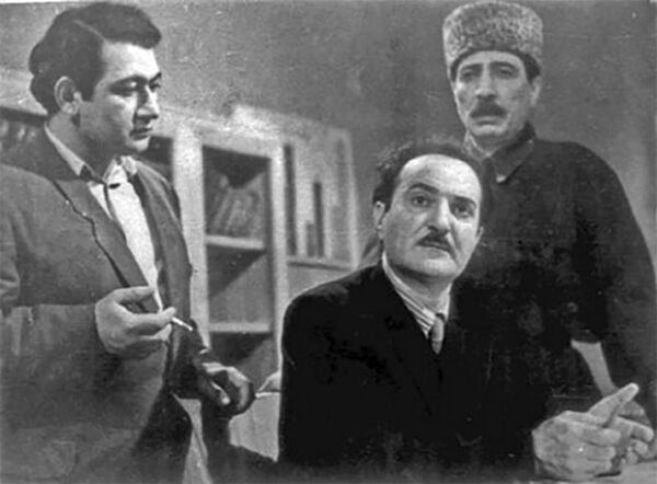 С 1933 года и до конца жизни Агасадых Герайбейли работал в Азербайджанском Драматическом Театре С 1933 года и до конца жизни Агасадых Герайбейли работал в Азербайджанском Драматическом Театре - Sputnik Азербайджан