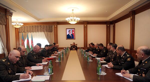 Встреча министра обороны АР Закира Гасанова с заместителями командиров по работе с личным составом Встреча министра обороны АР Закира Гасанова с заместителями командиров по работе с личным составом - Sputnik Азербайджан