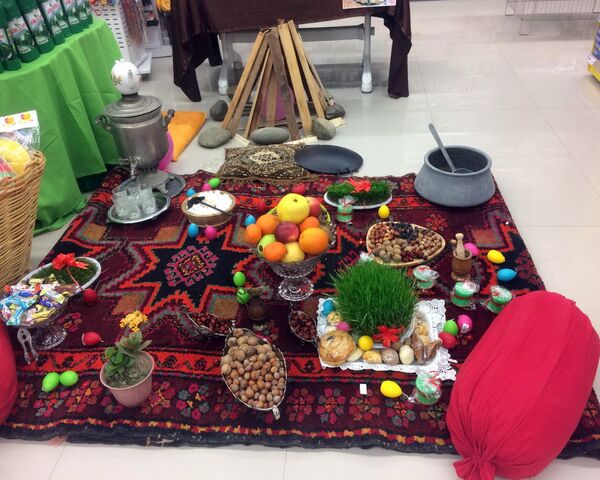 В Азербайджане цены на внутреннем рынке явно искусственно завышены В Азербайджане цены на внутреннем рынке явно искусственно завышены - Sputnik Азербайджан