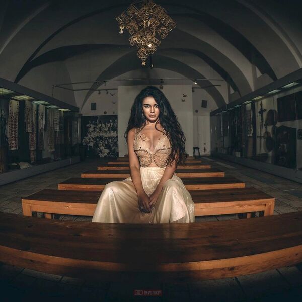 Фарида Ибрагимова в проекте украинского фотографа Константина Ревуцкого Краса ради добра Фарида Ибрагимова в проекте украинского фотографа Константина Ревуцкого Краса ради добра - Sputnik Азербайджан