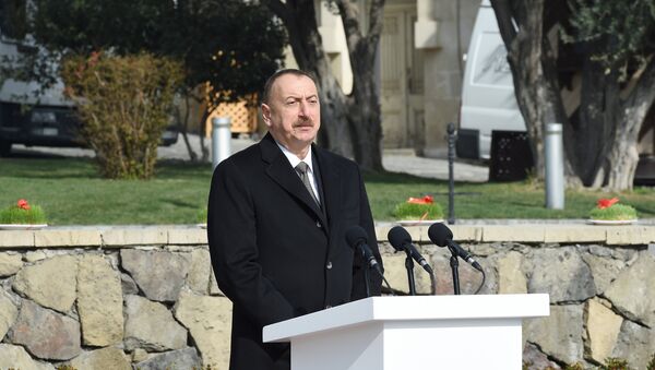 Ильхам Алиев принял участие в общенародном веселье по случаю Новруз байрамы - Sputnik Азербайджан