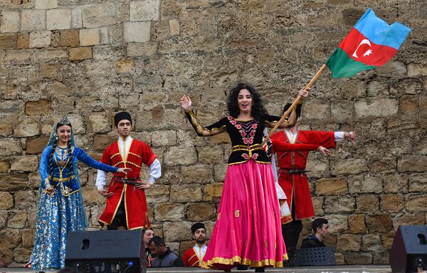 Праздничный фестиваль в Ичеришехер - Sputnik Азербайджан