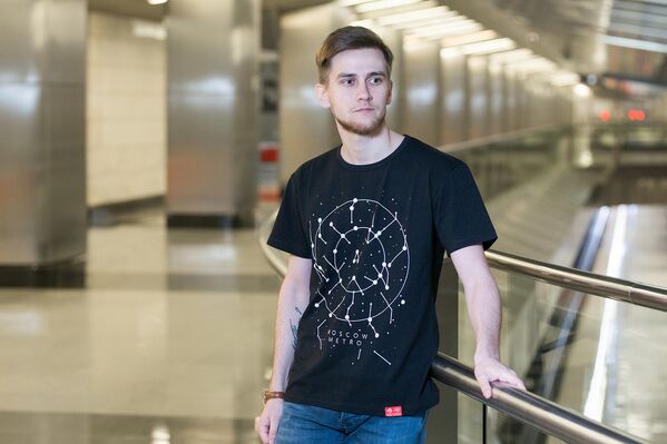 Мужская футболка со схемой московского метро - Sputnik Азербайджан