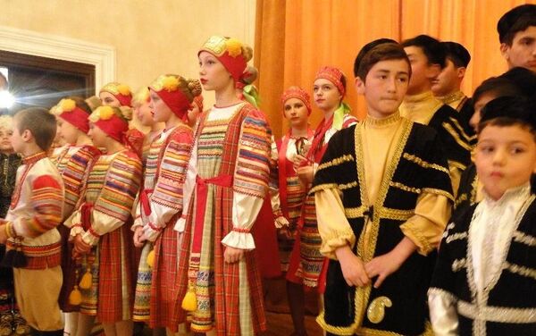 Международный фестиваль-конкурс искусств в театре песни имени Рашида Бейбутова - Sputnik Азербайджан