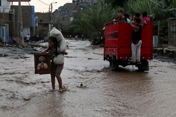 Наводнения и оползни в Перу - Sputnik Азербайджан