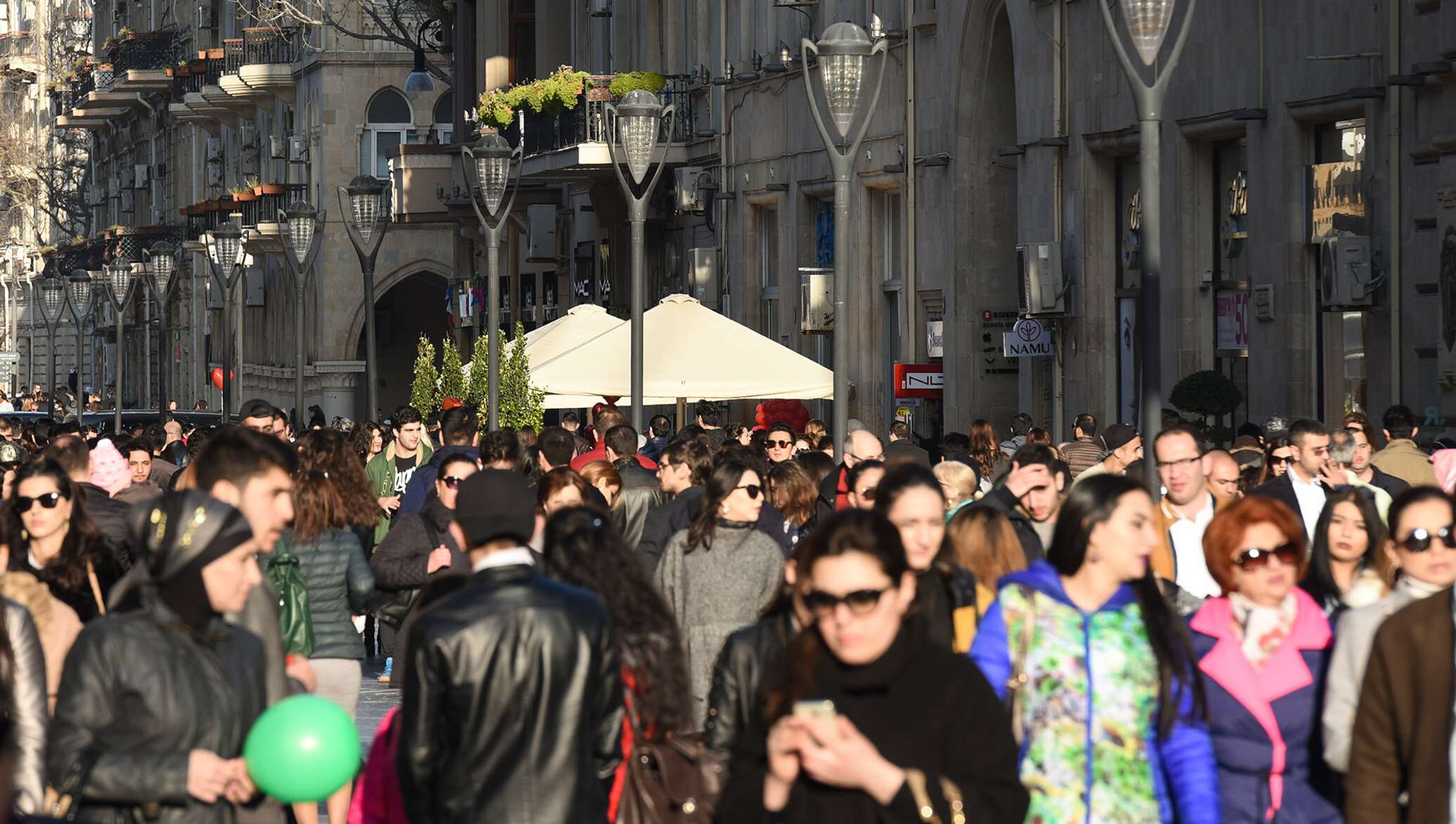 В азербайджане проживаешь