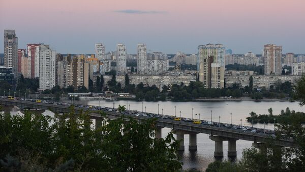 Левый берег Днепра и мост Патона в Киеве - Sputnik Азербайджан