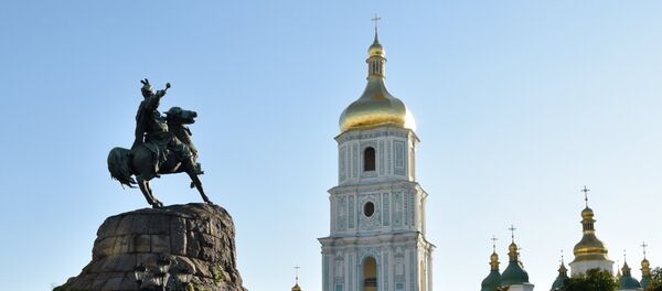 Памятник Богдану Хмельницкому на Софийской площади в Киеве - Sputnik Азербайджан