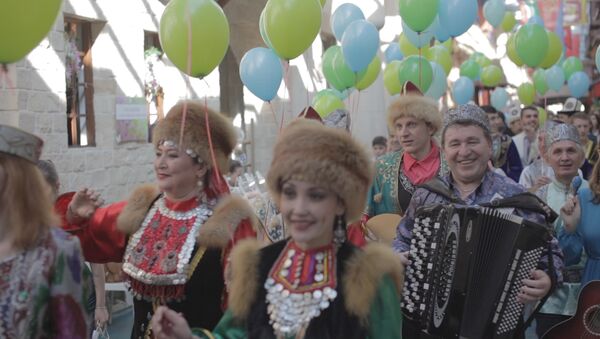 Семь костров Навруза: в Этномире отпраздновали приход весны - Sputnik Азербайджан