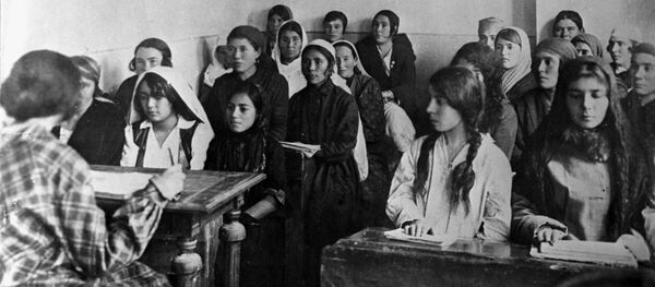 Школа ликбез, 1927 год - Sputnik Азербайджан